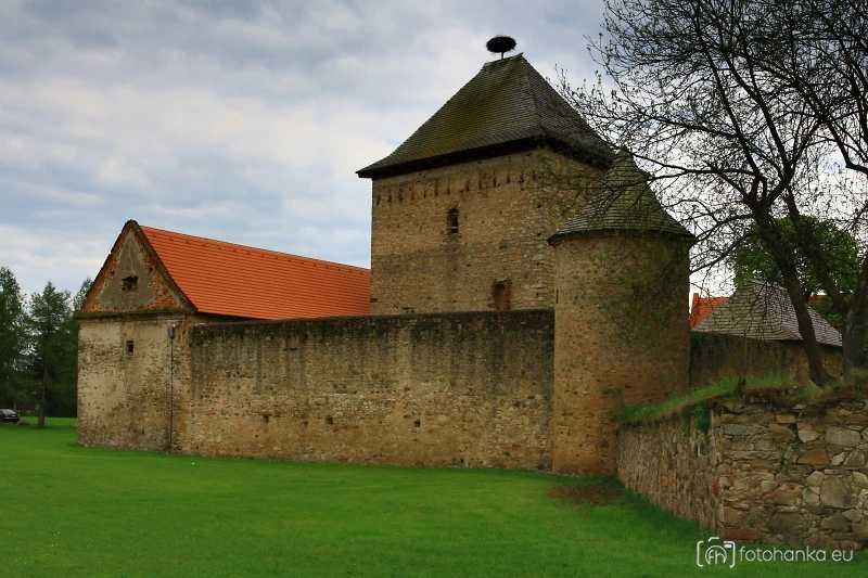 Kestřany