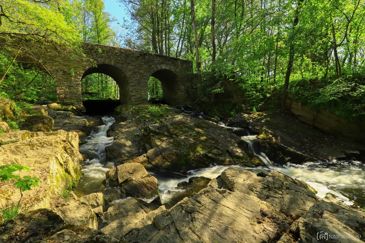 Toušický most